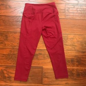 Victoria’s Secret knockout Capri leggings